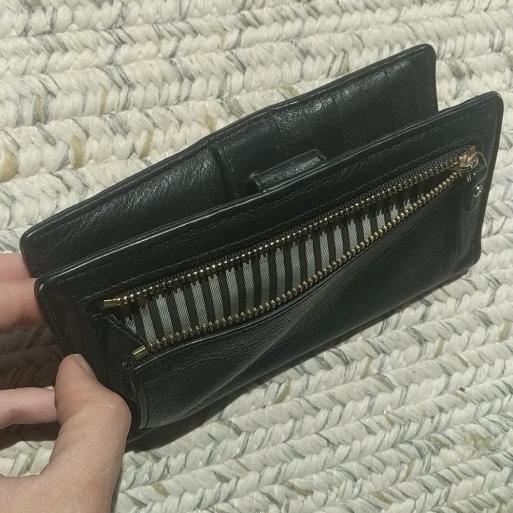 Kate Spade Wallet - Picture 5 of 6